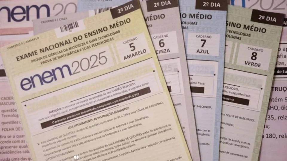Enem 2025: MEC libera cadernos e respostas do segundo dia de prova
