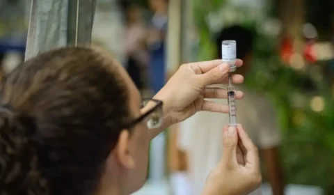 Acre recebe 3,8 mil doses para início da vacinação contra bronquiolite