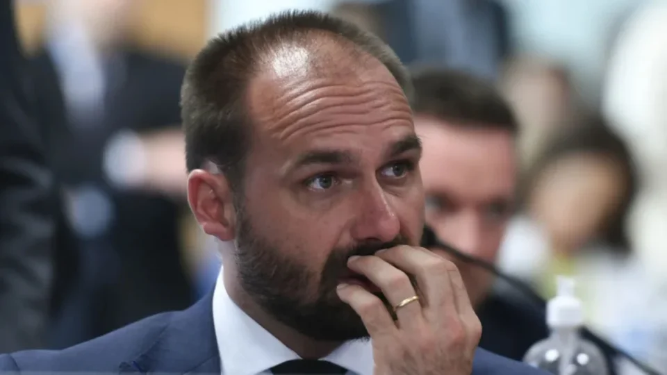 STF conclui julgamento e transforma Eduardo Bolsonaro em réu