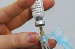 Novo imunizante brasileiro reforça defesa do país contra a dengue