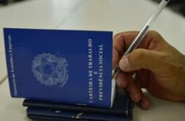 Mercado aquecido leva Brasil a registrar mínima histórica de desemprego e recordes salariais