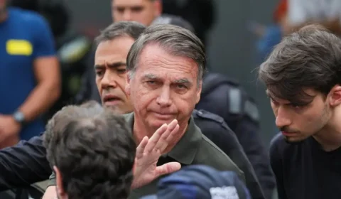 Bolsonaro diz ter sofrido surto em audiência de custódia e nega intenção de fuga