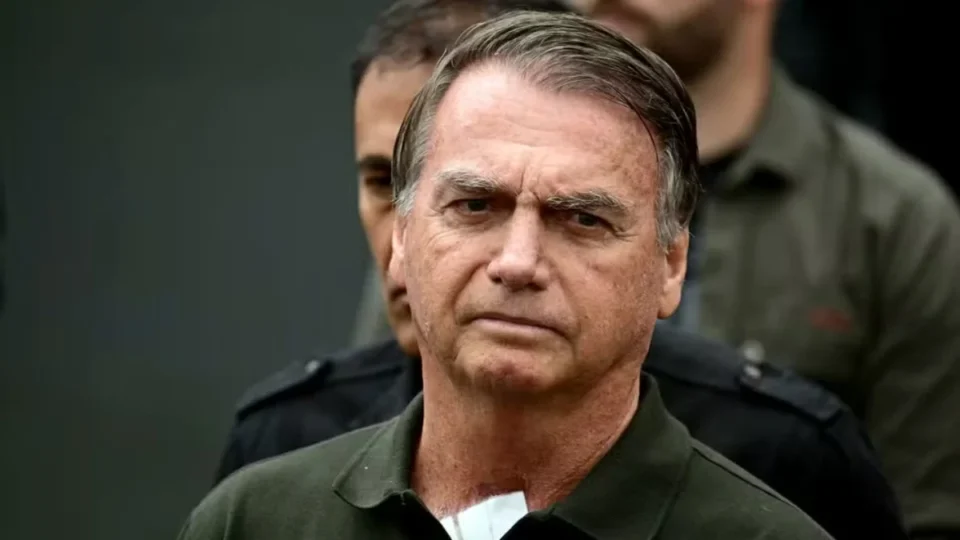 Em prisão, Bolsonaro apresenta crise de soluço após noite mal-estar