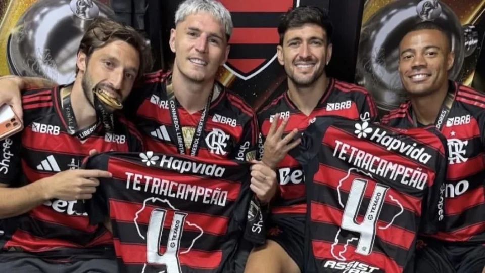 Flamengo embarcou nesta madrugada rumo ao Rio de Janeiro.