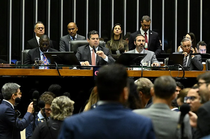 Congresso derruba vetos.
