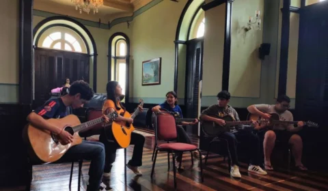 Recital de Violões reúne público com entrada gratuita no Salão Nobre do Palácio Rio Negro