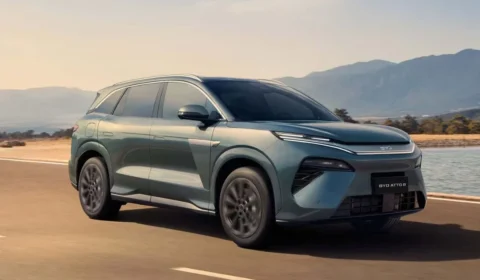 Novo BYD Atto 8 será destaque no Salão do Automóvel com tecnologia híbrida plug-in