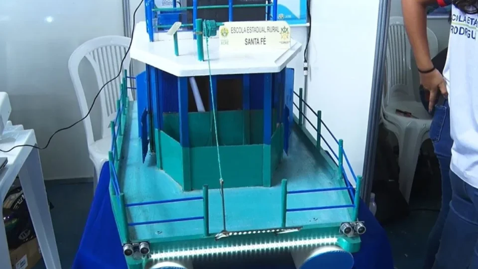 Escola no Acre desenvolve projeto de Escola flutuante para encurtar trajetos para estudantes ribeirinhos