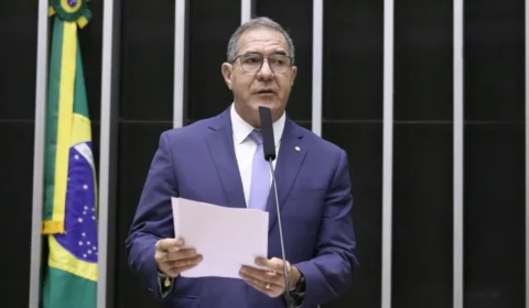 Parecer sugere redução gradual e manutenção do 6×1; governo questiona e Subcomissão discute nesta quarta-feira (3)