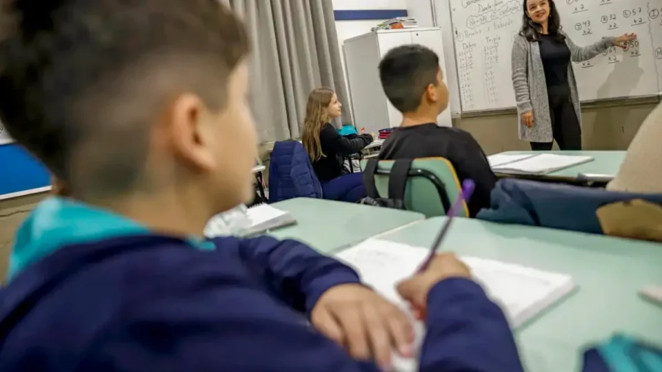 Desafios na recuperação escolar: especialista alerta para a importância da família na virada acadêmica