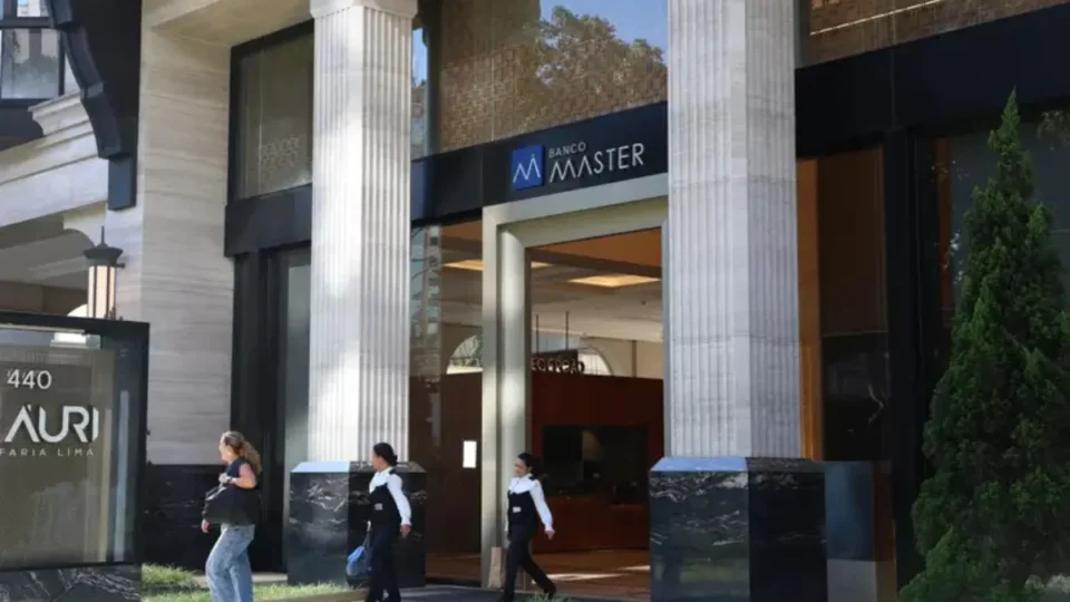 PF adia depoimentos de três investigados no inquérito do Banco Master