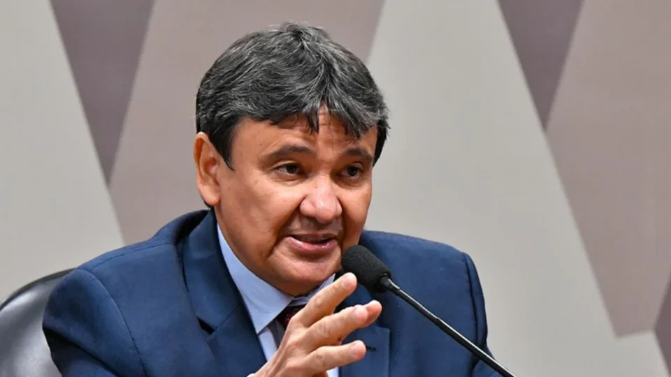 Governo prevê retirar 20 milhões da pobreza, diz ministro Wellington Dias