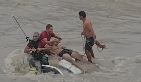Jovem morre após carro cair no Igarapé do 40 durante forte chuva em Manaus