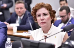 Extradição de Zambelli pode avançar após consulta italiana sobre prisões no Brasil