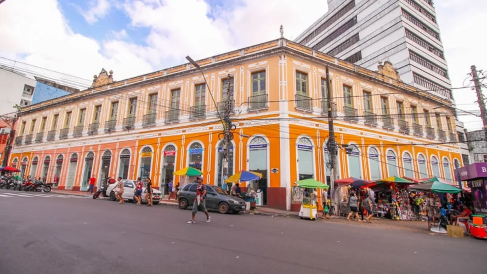 Manaus registra menor renda per capita entre capitais brasileiras, segundo IBGE