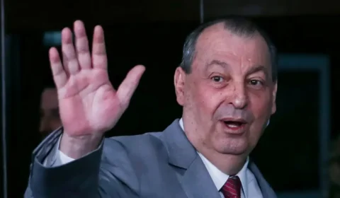 Omar Aziz ajusta discurso e redesenha estratégia mirando a disputa de 2026 no Amazonas