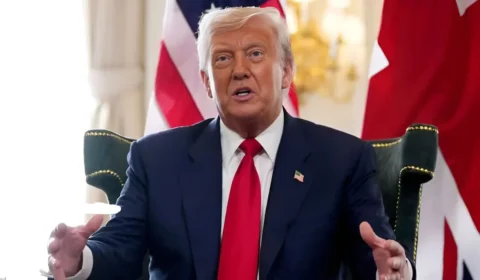 Trump aperta o cerco e anuncia novas restrições para vistos de estudantes e jornalistas