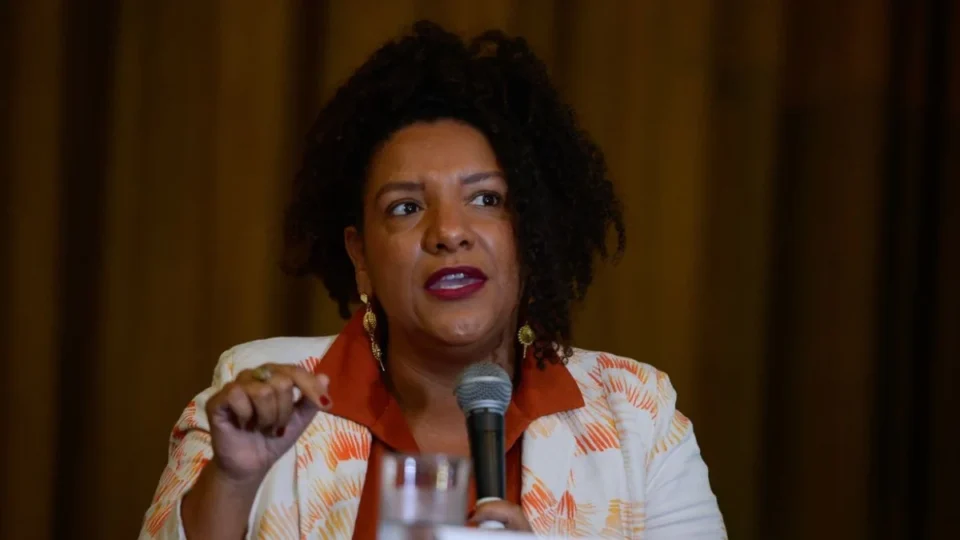 Deputada do PSol recebe ameaça de morte com prazo para deixar o partido