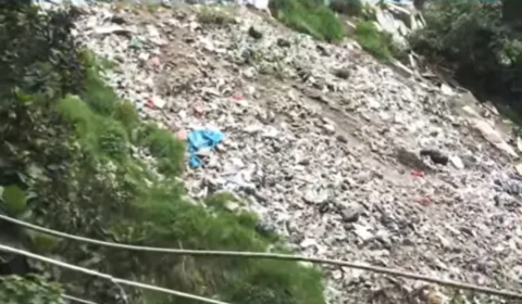 Moradores de Iranduba denunciam lixão a céu aberto na Defensoria Pública do AM