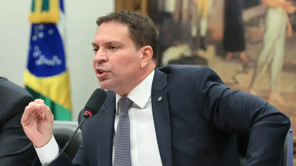 Pedido de extradição de Ramagem é entregue pelo Brasil ao governo dos EUA