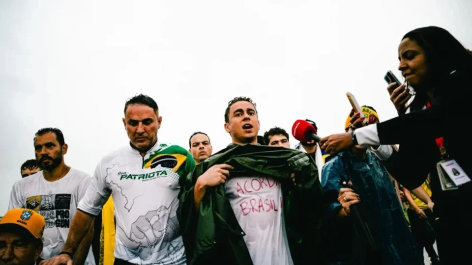 PRF diz não ter sido avisada sobre caminhada liderada por Nikolas Ferreira