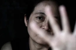 Brasil registra recorde de feminicídios em 2025, com quatro mulheres mortas por dia