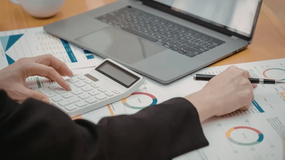 Juros elevados levam confiança do empresário ao pior janeiro da última década