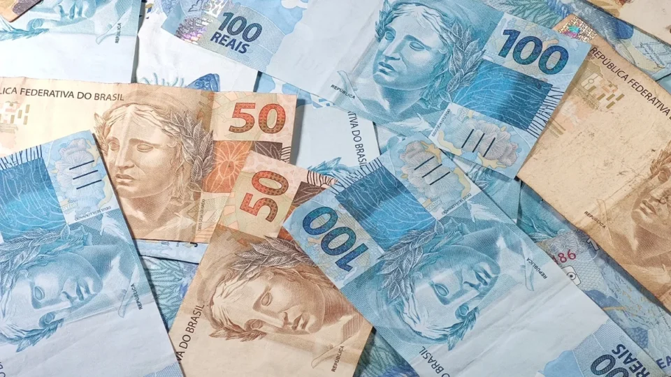 Arrecadação federal atinge recorde histórico e chega a R$ 2,89 trilhões em 2025