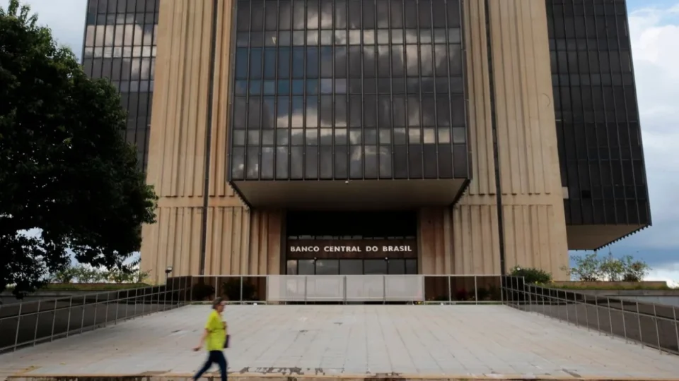 BC revela bancos mais reclamados do país no fim de 2025; veja quem lidera lista