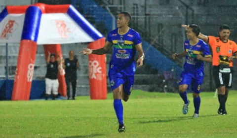 Rondoniense supera o Genus sob chuva e vence no Aluízio Ferreira por 2 a 0