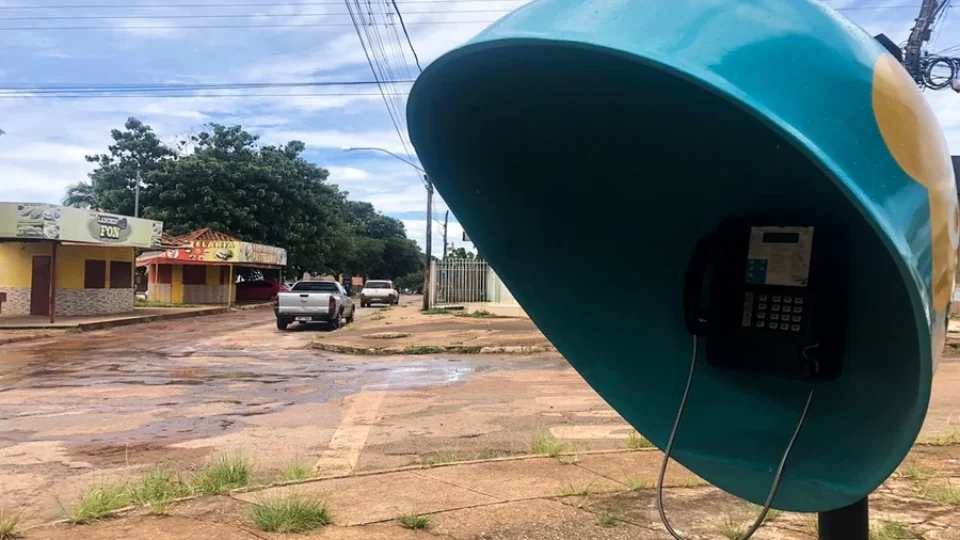 ‘Orelhões’ começam a ser retirados do Brasil e extinção total deve ocorrer até 2028