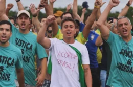 Planalto é cercado por grades às vésperas de ato de Nikolas Ferreira em Brasília