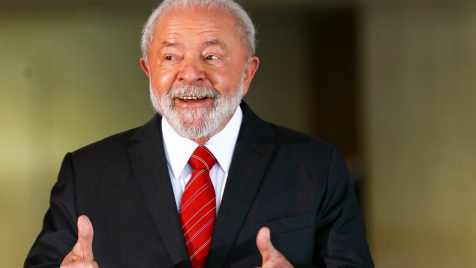 Lula tem alta após cirurgia de catarata no olho esquerdo: ‘sem intercorrências’