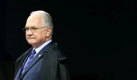 Fachin aponta perseguição institucional e alerta para retrocesso democrático