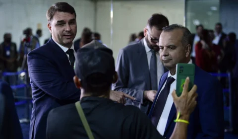 Rogério Marinho entra na campanha de Flávio Bolsonaro e fala em ‘prosperidade’ em 2026