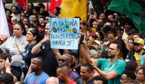 Congresso deve analisar projeto que acaba com a escala 6×1 neste semestre, diz Boulos