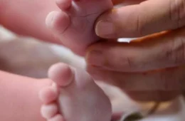 Morre aos 20 dias de vida o filho de David Almeida; GNC lamenta