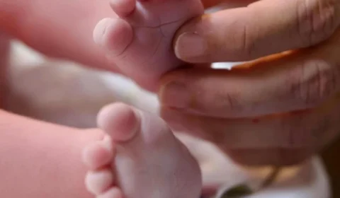 Morre aos 20 dias de vida o filho de David Almeida; GNC lamenta