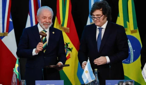 Milei afirma que não usa nomes de esquerda em seus cachorros e descarta ‘Lula’