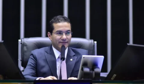 Republicanos relativiza apoio a Flávio Bolsonaro e expõe disputa na direita