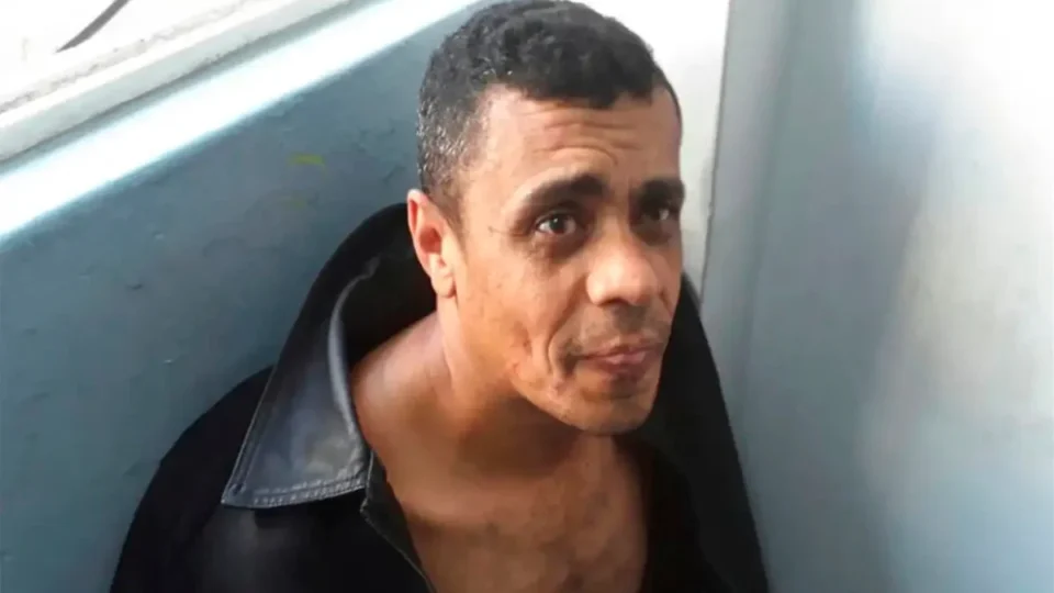 Perícia conclui que autor da facada em Bolsonaro tem esquizofrenia paranoide e segue perigoso