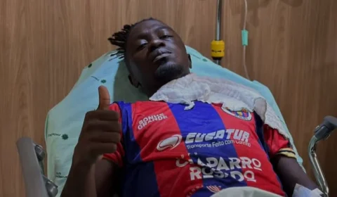 Karl Mboudou passa por exames após lesão e permanece em observação