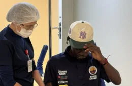 Karl Mboudou passa por cirurgia facial e recebe alta hospitalar