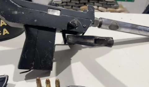 Monitorado por tornozeleira é preso armado dentro de ônibus na zona leste de Porto Velho