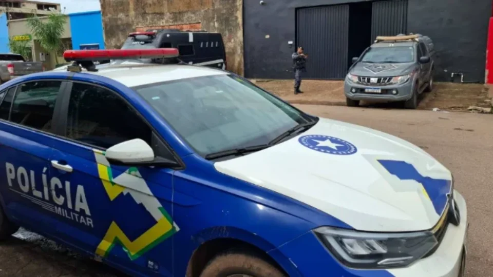 Homem é preso por porte ilegal de arma de fogo na ponte de Candeias do Jamari