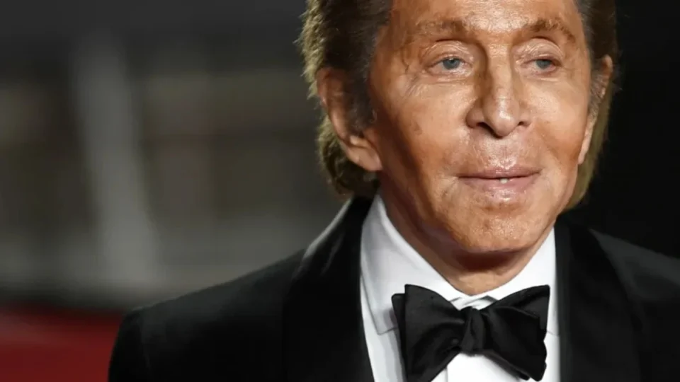 Valentino morre aos 93 anos e encerra era histórica da moda italiana