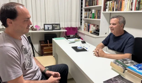 Reunião entre Carlos Bolsonaro e Rogério Marinho sinaliza alinhamento para a campanha de Flávio Bolsonaro