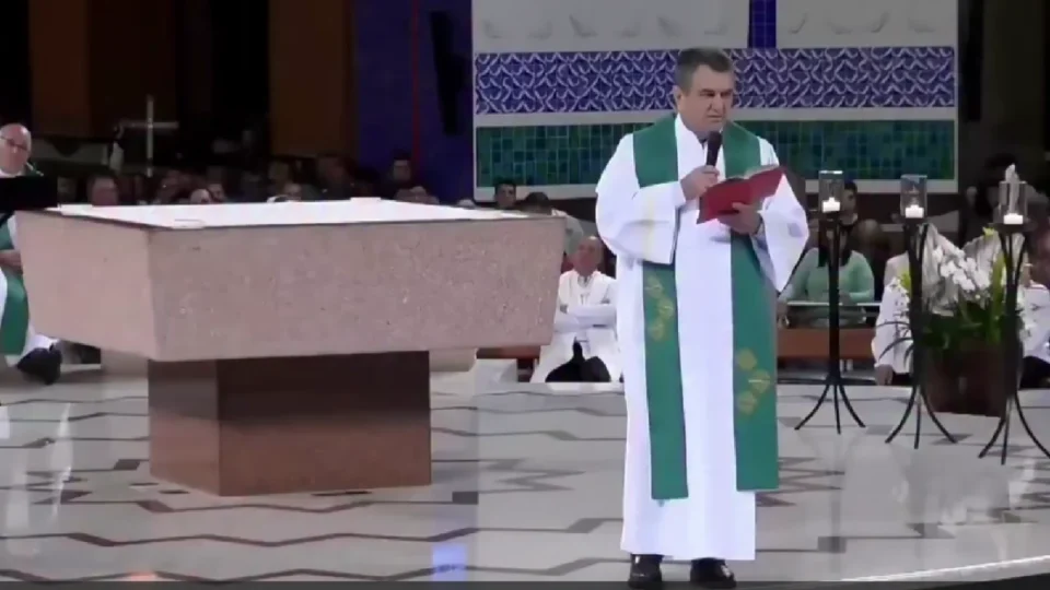 ‘Nunca teve projeto a favor do povo’, diz padre ao questionar Nikolas Ferreira