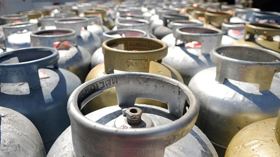 Gás do Povo: Câmara aprova botijão gratuito para 15 milhões de famílias