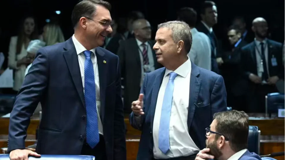 Marinho defende Flávio Bolsonaro ao Planalto com foco em corrupção, segurança e economia